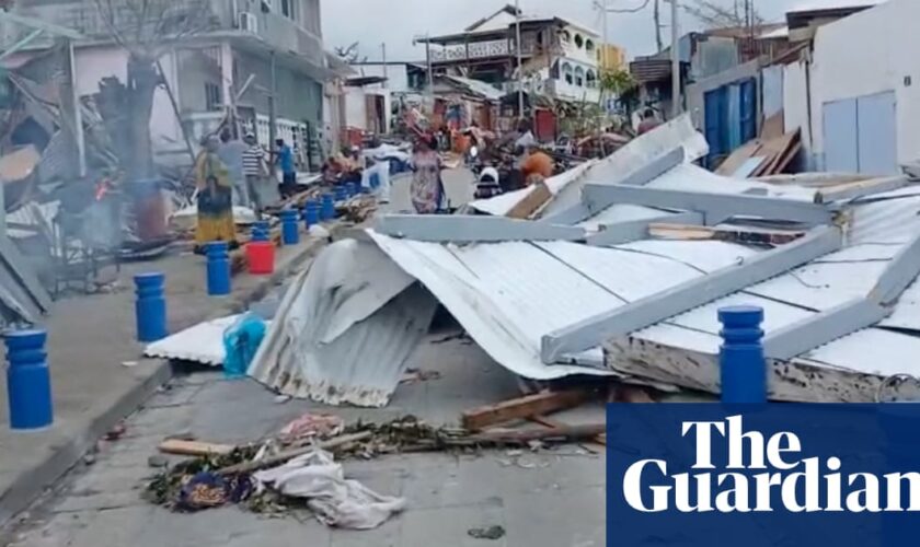 Mayotte cyclone: health services in ruins with hundreds feared dead