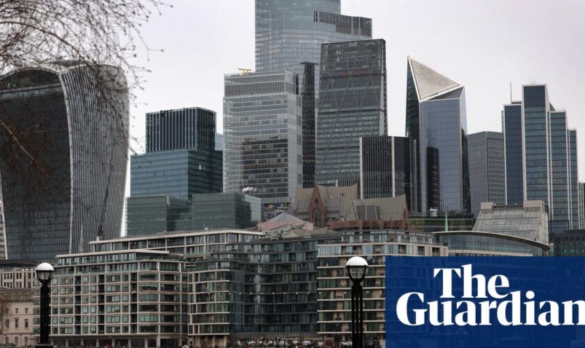 Most UK businesses expect to grow in new year, surveys find