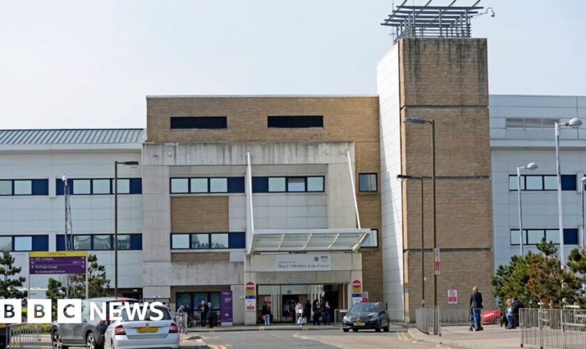 Mothers and babies had 'adverse outcomes' at maternity unit, report says