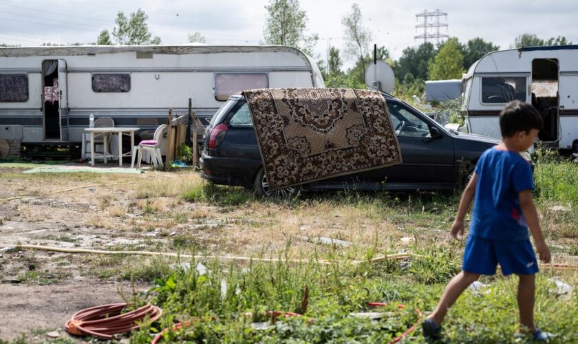 Nantes : à peine entamé, le démantèlement d’un des plus grands bidonvilles de France prend du retard