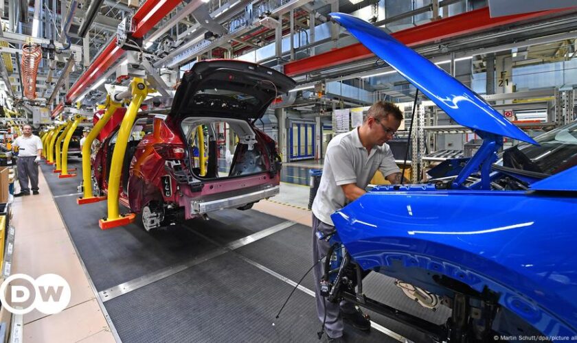 OECD slashes growth forecasts for Germany, France