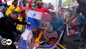 Panama: Protesters say 'enemy' Trump must leave canal alone