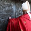 Papst Franziskus öffnet "Heilige Pforte" in Gefängnis