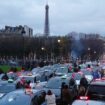 Paris : les taxis en grève devant l’Assemblée nationale, près de 500 km de bouchons en Île-de-France