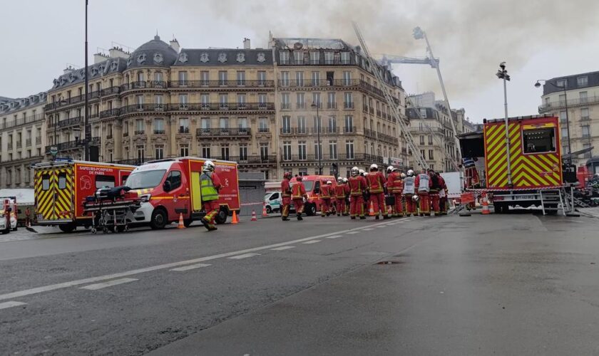 Paris : un incendie en cours dans un immeuble en face de la gare Saint-Lazare