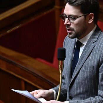 Premiers pas de Bayrou à l’Assemblée : «Il me fait penser à Joe Biden», grince le député écologiste Benjamin Lucas