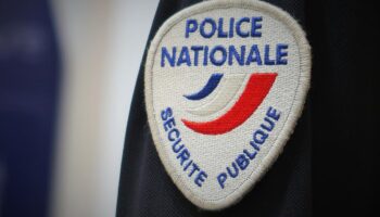 Près de Nice, un policier de la BAC frappé et deux personnes blessées au couteau lors d’une rixe dans un bar