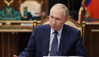 Putin eleva el gasto militar a niveles récord: promulga un presupuesto que aumenta en un 24,4 % el gasto en defensa