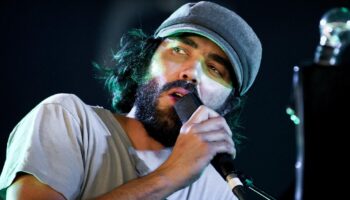 Qui est Patrick Watson, le chanteur francophone au milliard d’écoutes ?