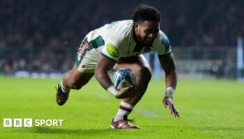 Solomane Kata scores a try for Leicester