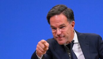 Rutte abre la puerta de la OTAN a Ucrania: "El futuro del país está en la Alianza, es irreversible"