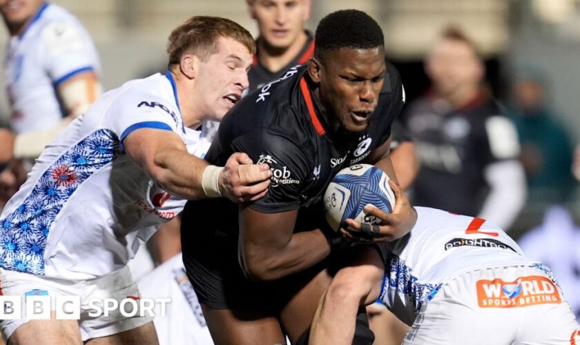 Maro Itoje of Saracens attacks the Bulls