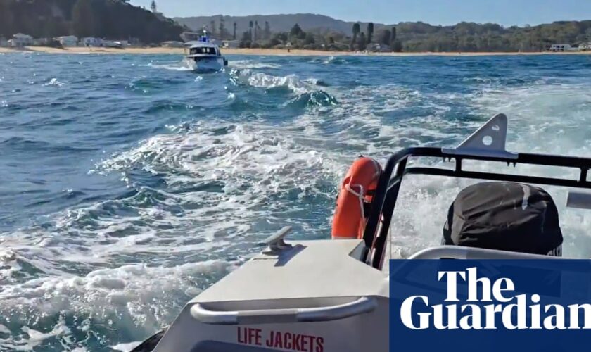 Search for missing teen swept off rocks at NSW beach continues for second day