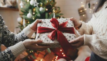 Secret Santa : 6 idées cadeaux pour « l’autre con »