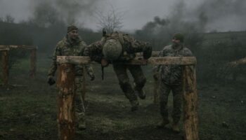 Sur le front de l’Est, l’armée ukrainienne au défi de recruter des soldats qualifiés: le récit de l’envoyé spécial du Figaro