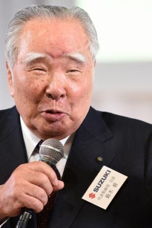 Suzuki's adopted scion Osamu dies after decades in charge