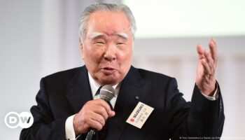 Suzuki's adopted scion Osamu dies after decades in charge