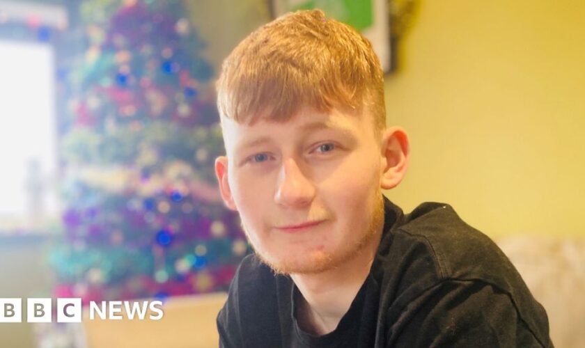 Teenager who lost legs walking again for Christmas