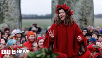 Thousands celebrate winter solstice at historic sites