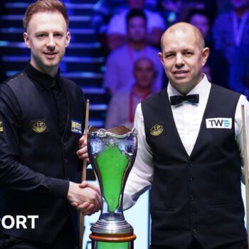 Judd Trump & Barry Hawkins shake hands before their UK Championship final