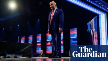 Trump reiterates anti-immigration promise at rightwing convention rally