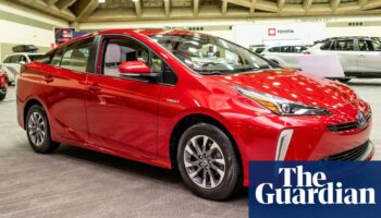 UK car industry hails plan for Prius-style hybrids to stay on sale after 2030