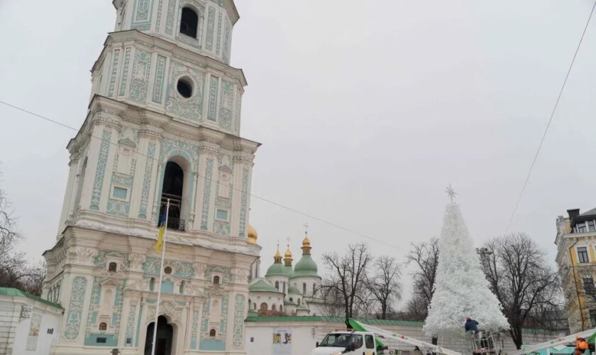 Ucrania se enfrenta a la pérdida de Kurájove a medida que se aceleran los avances de Rusia