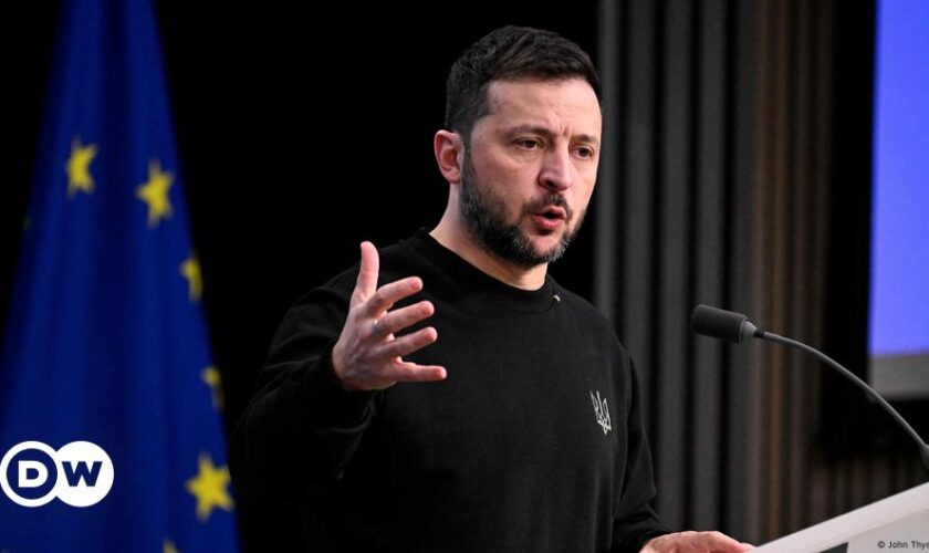 Ukraine updates: Zelenskyy wants 'strong' Trump 'on our side'