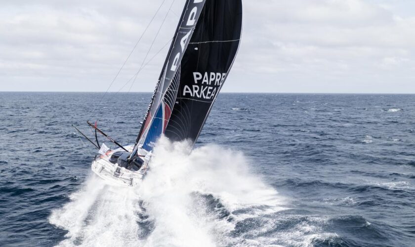 Vendée Globe : à l’approche du Cap Horn, Richomme impose un rythme d’enfer à Dalin