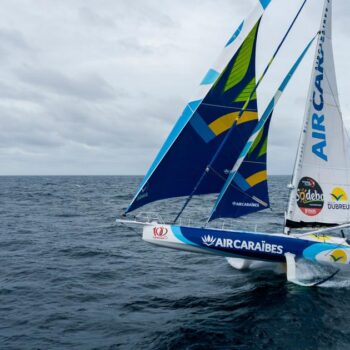 Vendée Globe : malgré une grosse avarie, Sébastien Simon réduit l’écart sur le leader Charlie Dalin