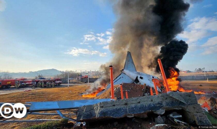 Viele Tote bei Flugzeugunglück in Südkorea