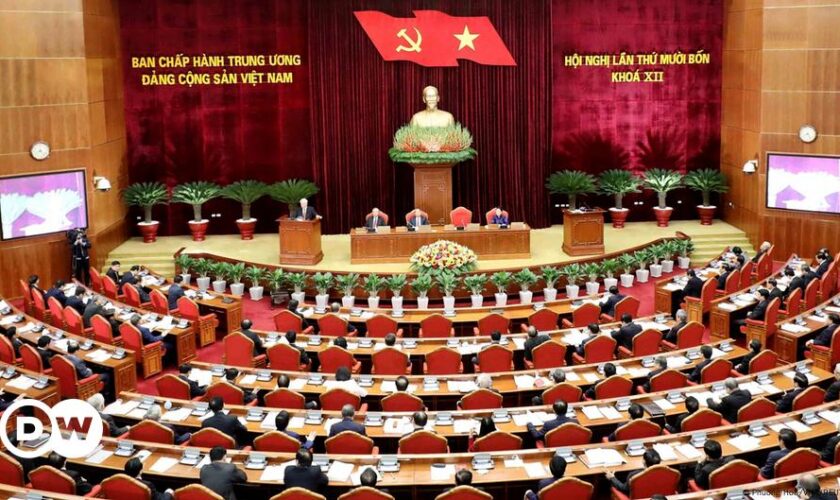 Vietnam plans bold reforms to streamline ministries