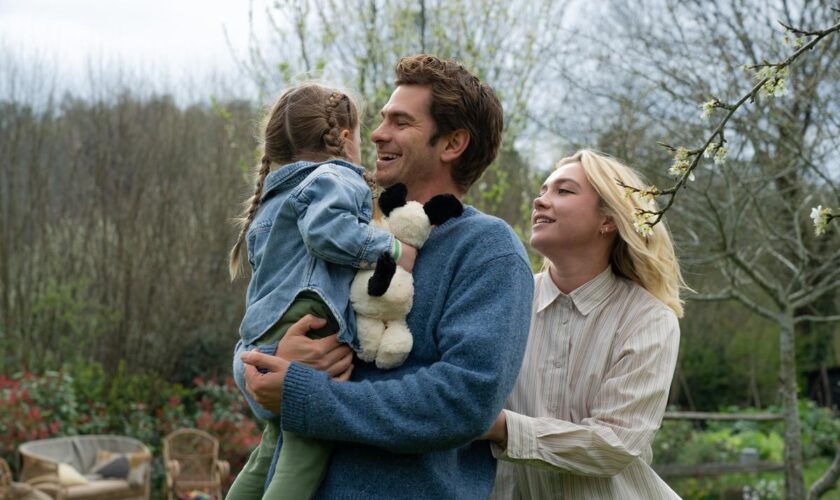 « L’Amour au présent » : Andrew Garfield et Florence Pugh dans un méli-mélo bobo