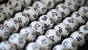 Aus den Spielerträgen fließen nach Angaben eines Lotto-Sprechers jährlich mehr als 140 Millionen Euro in gemeinnützige Aktionen.