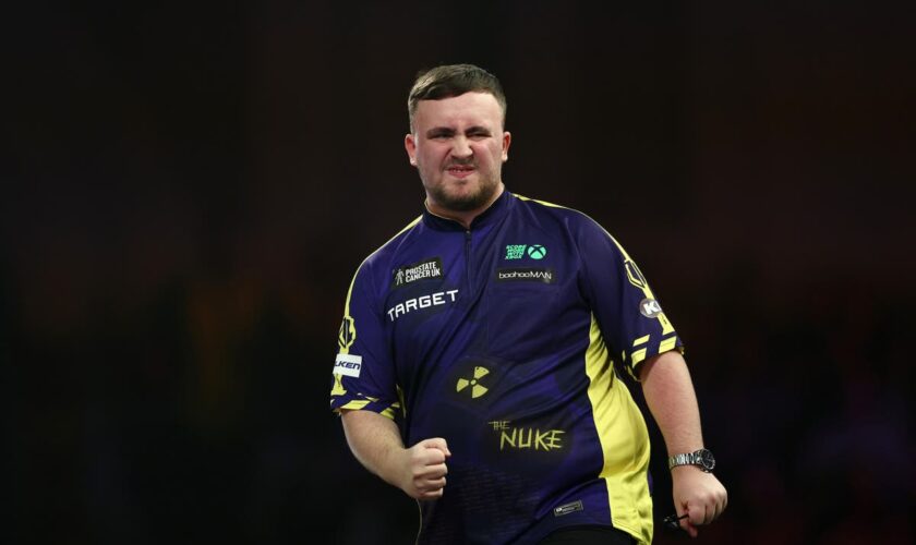 Luke Littler cruises past Nathan Aspinall to set up World Championship semi-final clash with Stephen Bunting