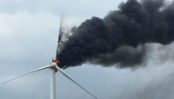 Archivbild einer brennenden Windkraftanlage in Brandenburg. Auch in Bad Bentheim hat eine Windkraftanlage gebrannt. Foto: Julian