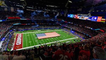 College football fans launch into 'U-S-A!' chant after moment of silence for victims of New Orleans attack