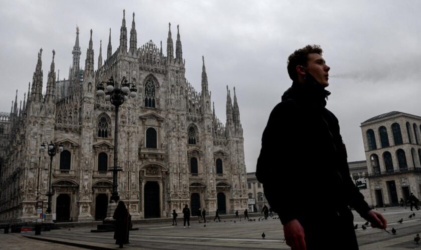 Milan interdit la cigarette en plein air : “Le bon sens part en fumée”