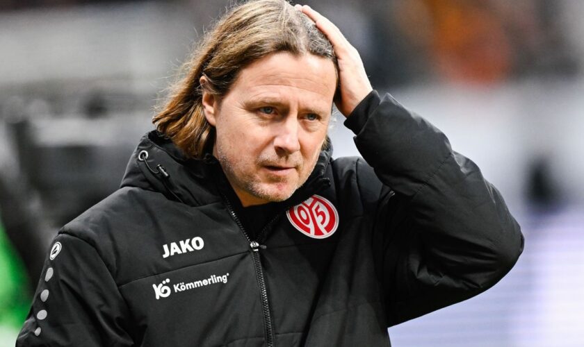 Mainz-Coach Bo Henriksen fehlte beim Vorbereitungsstart. Foto: Uwe Anspach/dpa