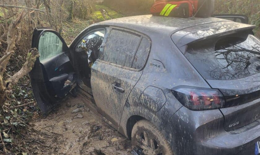 Dans l’Indre, un homme retrouvé en vie après avoir passé trois jours dans sa voiture embourbée