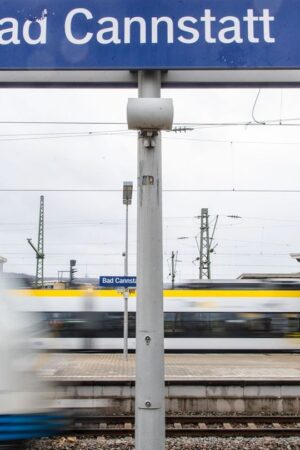 Wegen Bauarbeiten müssen sich Pendlerinnen und Pendler auf der Strecke von Bad Cannstatt nach Winnenden auf Behinderungen einste