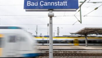 Wegen Bauarbeiten müssen sich Pendlerinnen und Pendler auf der Strecke von Bad Cannstatt nach Winnenden auf Behinderungen einste