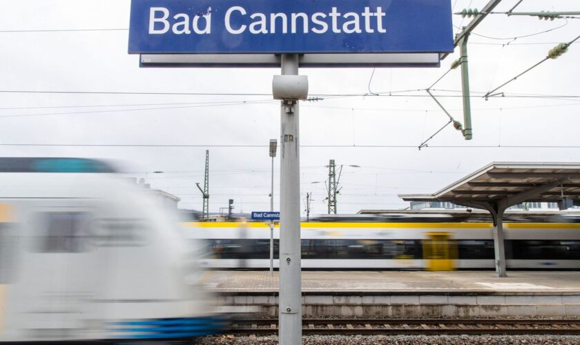 Wegen Bauarbeiten müssen sich Pendlerinnen und Pendler auf der Strecke von Bad Cannstatt nach Winnenden auf Behinderungen einste