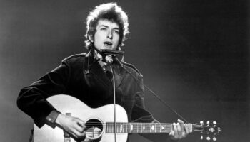 Mr. Tambourine Man: Textentwurf für Song von Bob Dylan für 508.000 US-Dollar versteigert