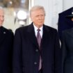 Le président américain Joe Biden accueille le président élu Donald Trump et Melania Trump à la Maison Blanche avant son investiture le 20 janvier 2025 à Washington, DC.