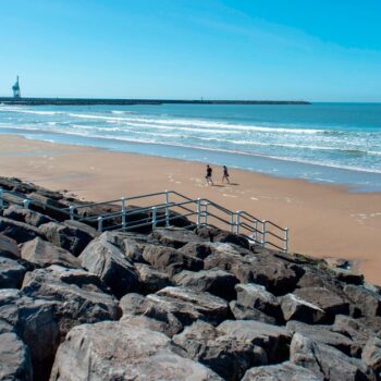 Bloodcurdling screams as parents forced to watch children drown in UK beach tragedy