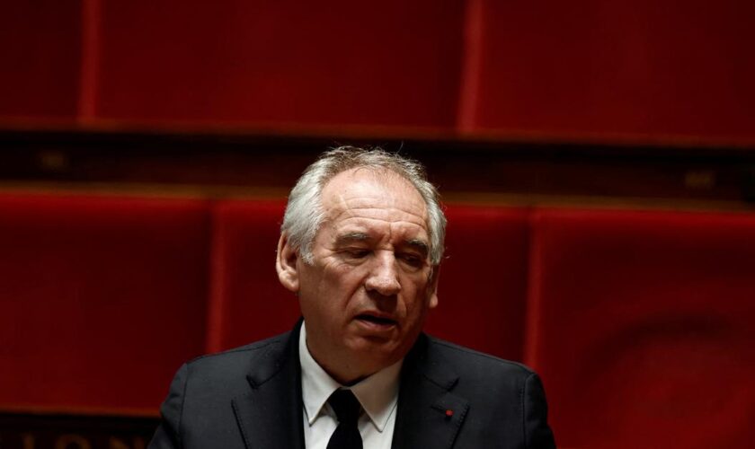 Dépenses de santé, fonctionnaires, logement… Les concessions de Bayrou au PS effacent plus de 2 milliards d’euros d’économies