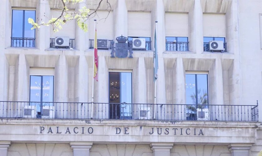 El Supremo no admite el recurso de un hombre condenado por estafar  a dos bancos en Sevilla