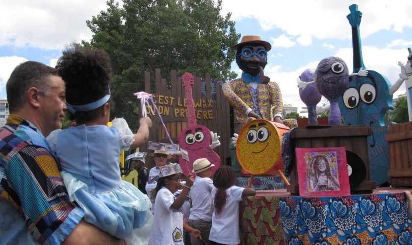 Fini les chars polluants, place aux vélos : moins cher et écolo, le carnaval de Gennevilliers fait sa révolution