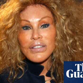 Jocelyne Wildenstein, socialite known for extreme cat-like plastic surgery, dies